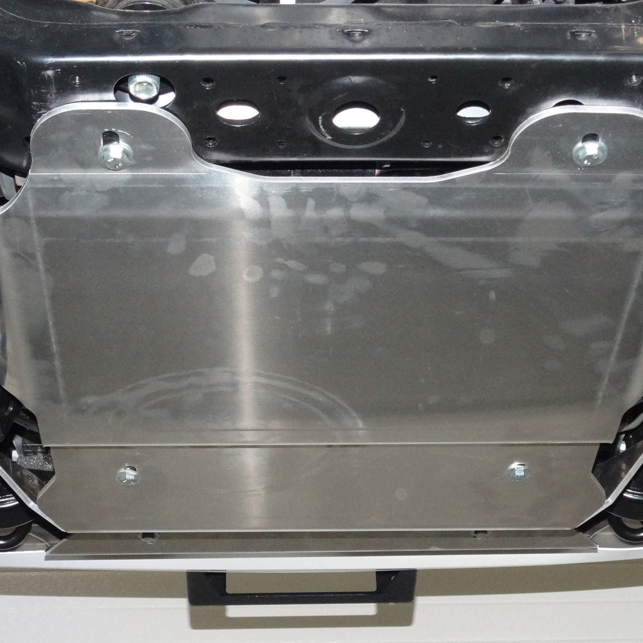 OSŁONA SILNIKA ALUMINIOWA DO ZDERZAKA PLASTIKOWEGO / ORYGINALNEGO Toyota Hilux Revo 2016+